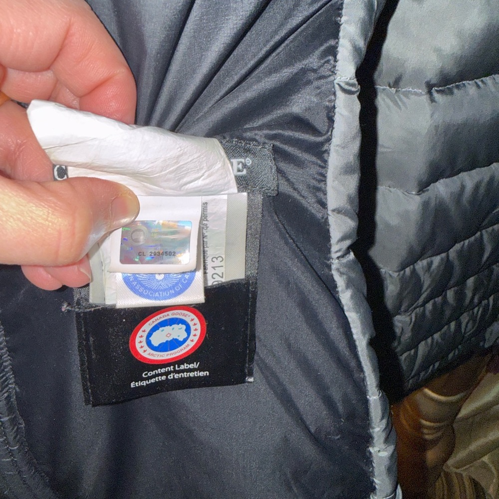 Authentic Canada Goose Black Quilted Down Jacket with Signature Patch Size XS - Picture 4 of 9